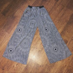 Patterned Wide Leg Pant